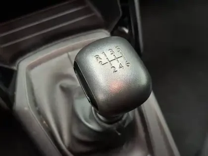 Photo 21 Peugeot 208  BLUEHDI 100 S&S BVM6