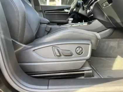 Photo 29 Audi Q5  55 TFSIe 367 S tronic 7 Quattro