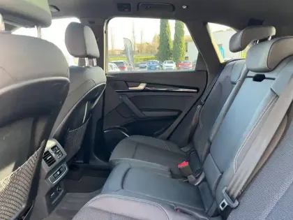 Photo 24 Audi Q5  55 TFSIe 367 S tronic 7 Quattro