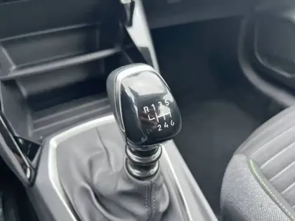 Photo 16 Peugeot 208  PureTech 100 S&S BVM6