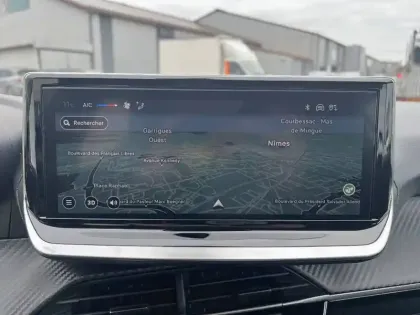 Photo 32 Peugeot 208  PureTech 100 S&S BVM6