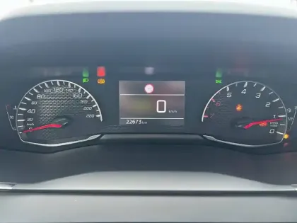 Photo 68 Peugeot 208  PureTech 100 S&S BVM6