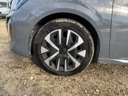 Photo 43 Peugeot 208  PureTech 100 S&S BVM6