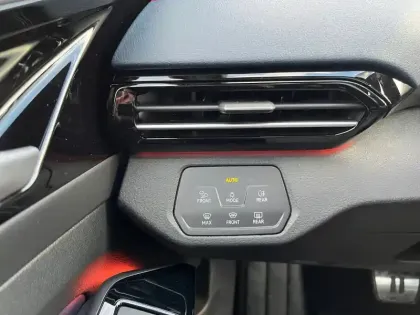 Photo 17 Volkswagen Id.5  299 ch GTX