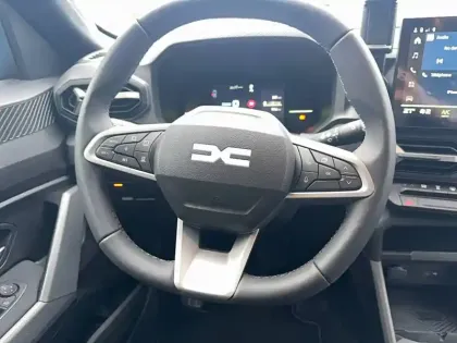 Photo 8 Dacia Duster  Hybrid 155
