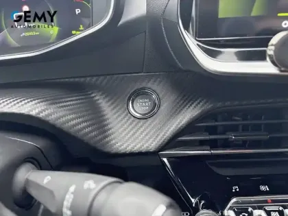 Photo 24 Peugeot 208  PureTech 130 S&S EAT8