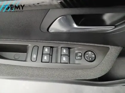 Photo 48 Peugeot 208  BlueHDi 100 S&S BVM6