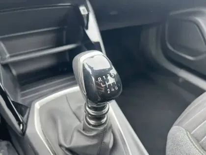 Photo 17 Peugeot 2008  PureTech 100 S&S BVM6