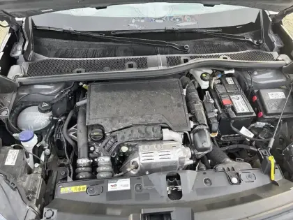 Photo 44 Peugeot 2008  PureTech 100 S&S BVM6