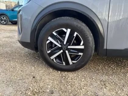 Photo 43 Peugeot 2008  PureTech 100 S&S BVM6