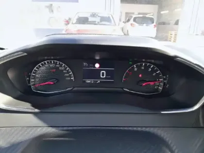 Photo 46 Peugeot 208  PureTech 100 S&S BVM6