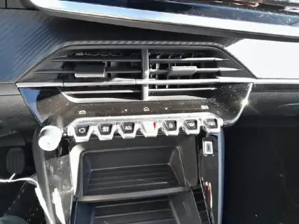 Photo 45 Peugeot 208  PureTech 100 S&S BVM6