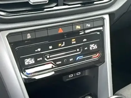 Photo 33 Volkswagen T-roc  2.0 TDI 116 Start/Stop BVM6