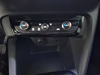 Photo 23 Opel Corsa  Electrique 136 ch & Batterie 50 kw/h