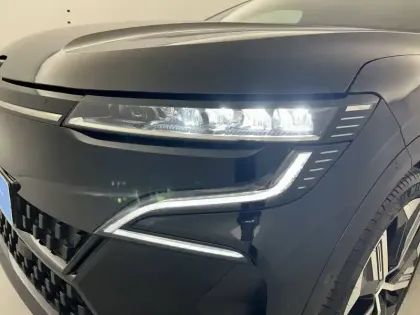 Photo 29 Renault Megane  E-Tech EV60 220 ch super charge