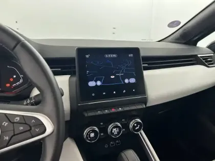 Photo 20 Renault Clio  E-Tech full hybrid 145