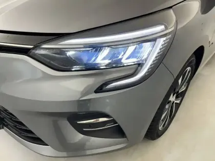 Photo 29 Renault Clio  E-Tech full hybrid 145