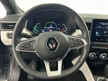 Photo 23 Renault Clio  E-Tech full hybrid 145