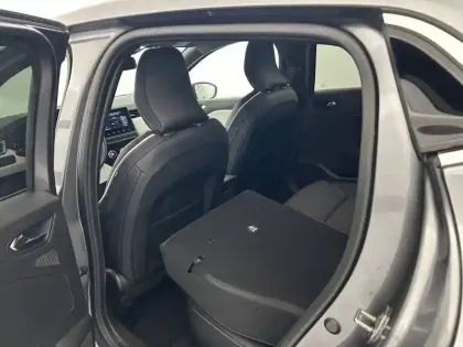 Photo 35 Renault Clio  E-Tech full hybrid 145