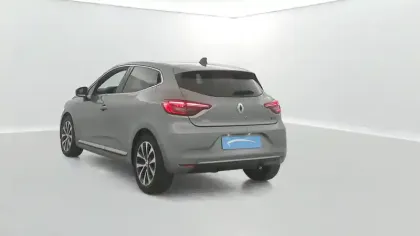Photo 11 Renault Clio  E-Tech full hybrid 145