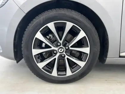 Photo 27 Renault Clio  E-Tech full hybrid 145