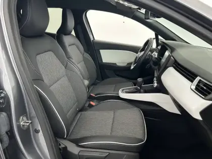 Photo 22 Renault Clio  E-Tech full hybrid 145