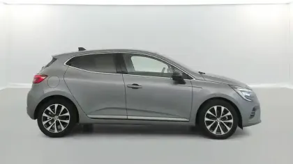 Photo 14 Renault Clio  E-Tech full hybrid 145