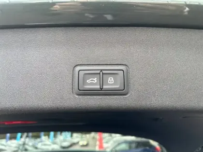 Photo 32 Audi Q3  TFSI 150 ch Hybride S tronic 7