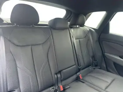 Photo 42 Audi Q3  TFSI 150 ch Hybride S tronic 7