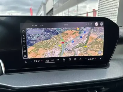 Photo 53 Audi Q3  TFSI 150 ch Hybride S tronic 7