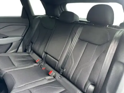 Photo 13 Audi Q3  TFSI 150 ch Hybride S tronic 7