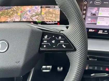 Photo 26 Audi Q3  TFSI 150 ch Hybride S tronic 7