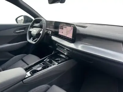 Photo 8 Audi Q3  TFSI 150 ch Hybride S tronic 7