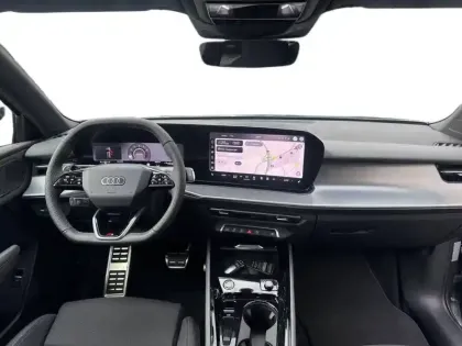 Photo 43 Audi Q3  TFSI 150 ch Hybride S tronic 7