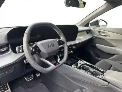 Photo 47 Audi Q3  TFSI 150 ch Hybride S tronic 7