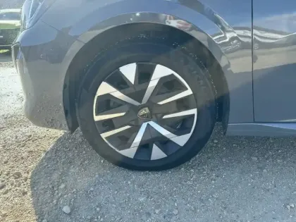 Photo 11 Peugeot 208  PureTech 100 S&S BVM6