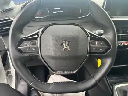 Photo 11 Peugeot 208  PureTech 75 S&S BVM5 Style