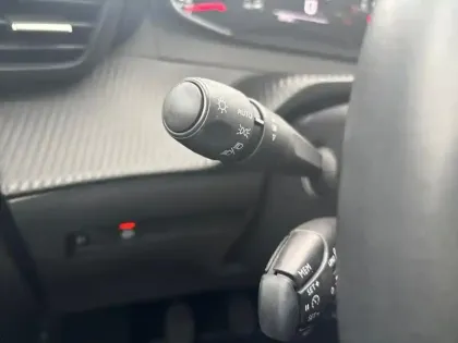 Photo 16 Peugeot 208  PureTech 75 S&S BVM5 Style