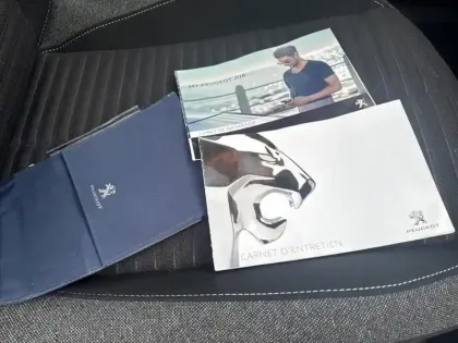 Photo 15 Peugeot 208  PureTech 75 S&S BVM5 Style