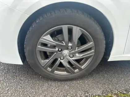 Photo 14 Peugeot 208  PureTech 75 S&S BVM5 Style