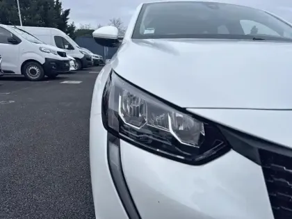 Photo 13 Peugeot 208  PureTech 75 S&S BVM5 Style