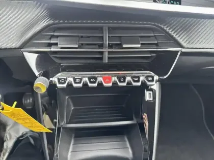 Photo 12 Peugeot 208  PureTech 75 S&S BVM5 Style