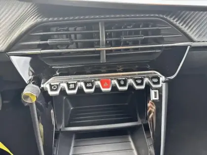 Photo 12 Peugeot 208  PureTech 75 S&S BVM5 Style