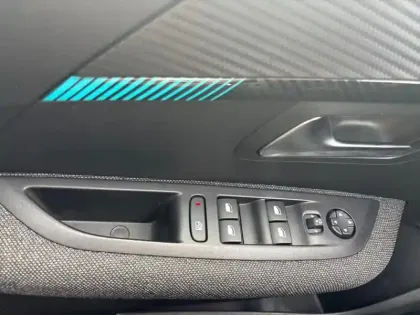 Photo 19 Peugeot 208  PureTech 75 S&S BVM5 Style