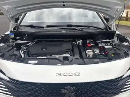 Photo 6 Peugeot 3008  Hybrid 225 e-EAT8 GT