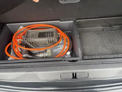 Photo 26 Peugeot 3008  Hybrid 225 e-EAT8 GT