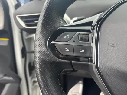 Photo 18 Peugeot 3008  Hybrid 225 e-EAT8 GT