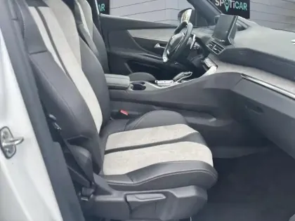 Photo 8 Peugeot 3008  Hybrid 225 e-EAT8 GT