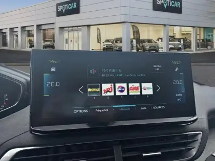 Photo 10 Peugeot 3008  Hybrid 225 e-EAT8 GT