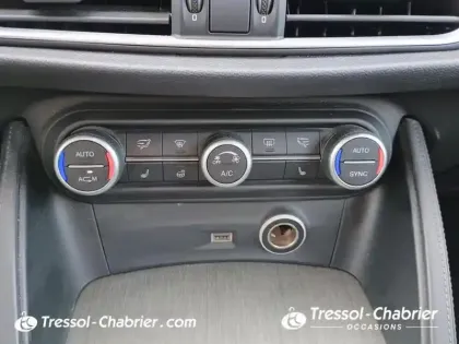 Photo 12 Alfa Romeo Stelvio  2.2 210 ch Q4 AT8 Executive